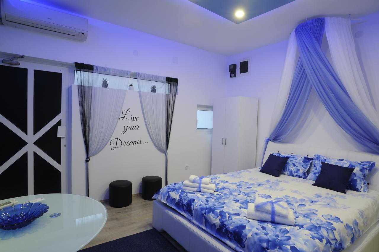 Apartment Rinaldi Lux Belgrado Exterior foto
